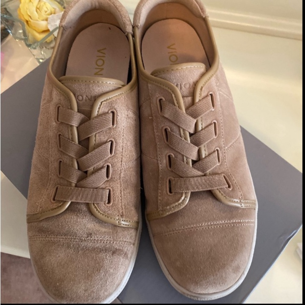 Vionic fashion sneakers